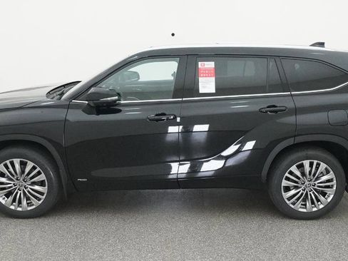 New 2026 Toyota Highlander Platinum AWD/4WD image 20