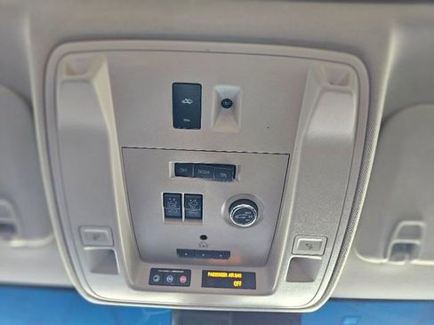 Used 2017 Cadillac Escalade Luxury image 26