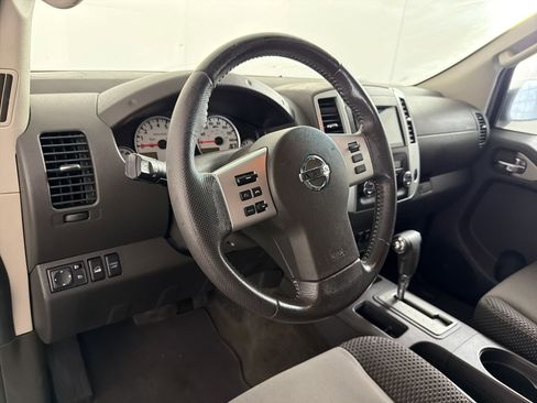 Used 2014 Nissan Frontier PRO-4X AWD/4WD image 4