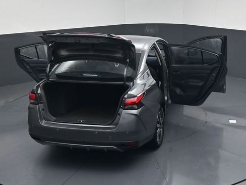 Used 2025 Nissan Versa SV FWD image 21