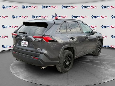 Used 2025 Toyota RAV4 XLE AWD/4WD image 7