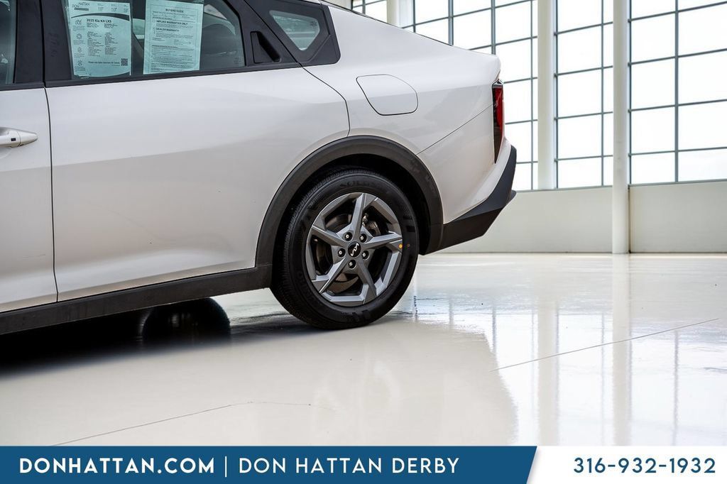 Used 2025 Kia K4 FWD image 30