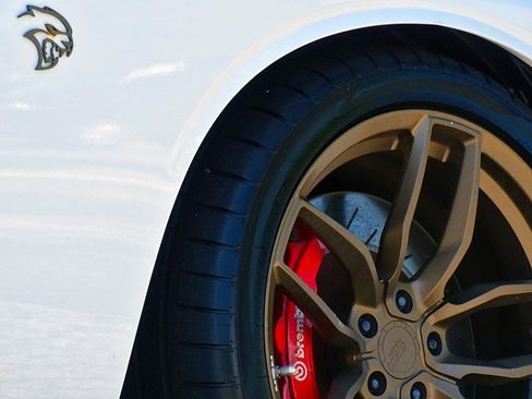 Used 2015 Dodge Challenger SRT Hellcat RWD image 15