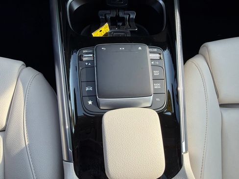 Used 2023 Mercedes-Benz GLA 250 4MATIC image 21
