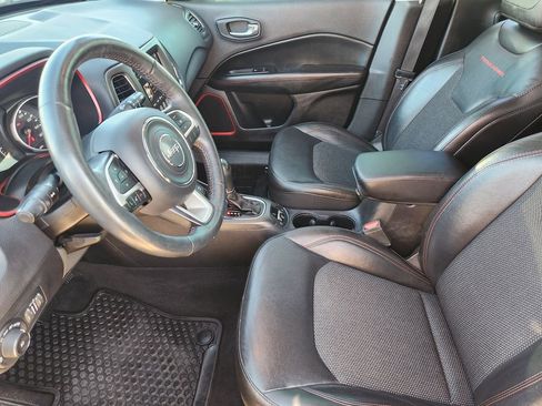 Used 2019 Jeep Compass Trailhawk w/ Cold Weather Group image 18