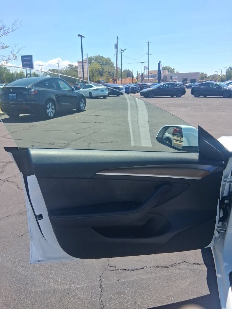 Used 2023 Tesla Model 3 Standard Range RWD image 5