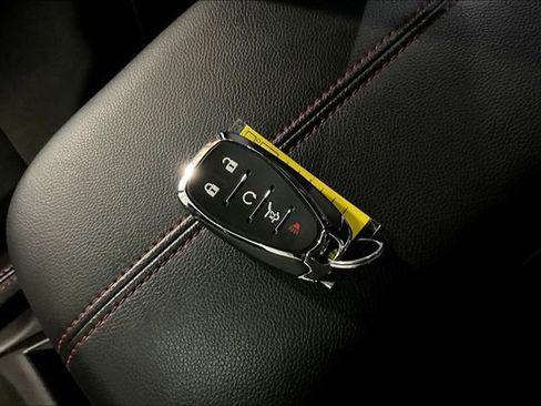 Used 2024 Chevrolet Equinox RS w/ RS Leather Package image 29