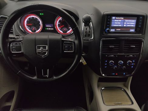 Used 2019 Dodge Grand Caravan SXT image 22
