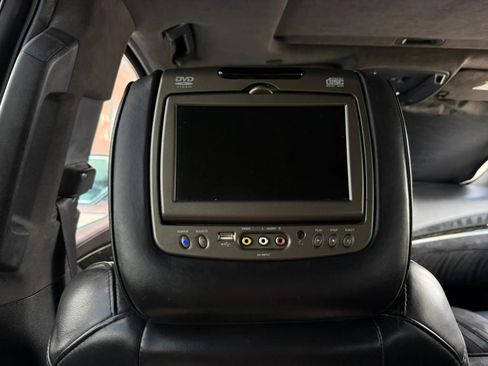 Used 2018 Cadillac Escalade ESV Platinum AWD/4WD image 49