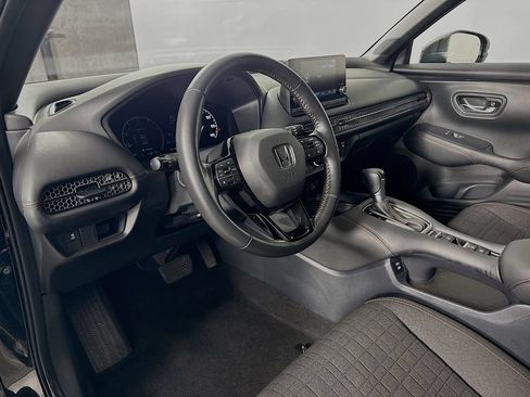 Certified 2025 Honda HR-V Sport image 8