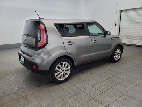Used 2019 Kia Soul + image 10