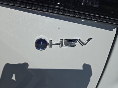 Used 2025 Toyota Highlander Limited AWD/4WD image 8