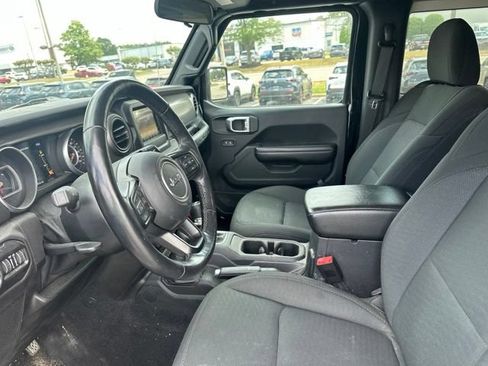 Used 2019 Jeep Wrangler Sport AWD/4WD image 3