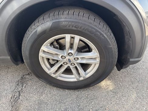 Used 2020 Ford Explorer XLT image 4