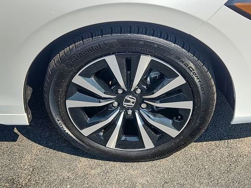 Used 2024 Honda Civic EX-L image 8