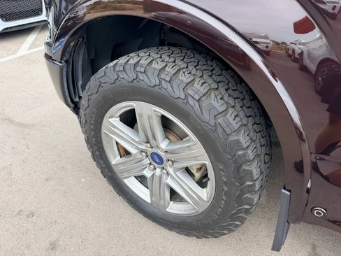 Used 2019 Ford F150 Lariat w/ Equipment Group 502A Luxury AWD/4WD image 7