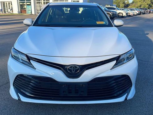 Used 2018 Toyota Camry LE FWD image 2