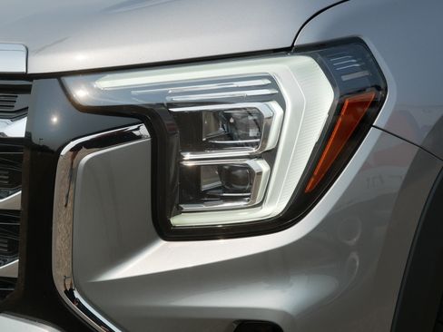 Used 2025 GMC Terrain Elevation AWD/4WD image 16