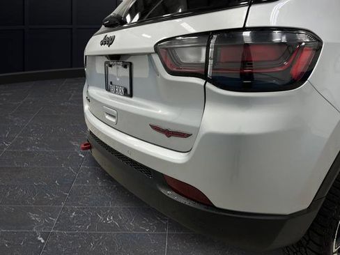 Used 2025 Jeep Compass Trailhawk w/ Trailhawk Elite Group image 32