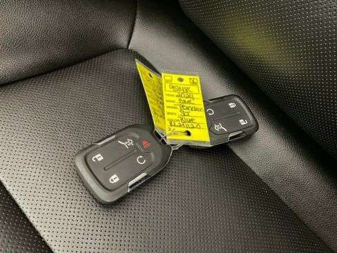 Used 2024 GMC Terrain SLT w/ Elevation Edition image 50