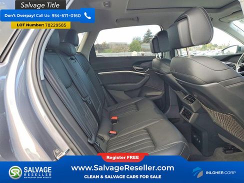 Used 2019 Audi e-tron Prestige w/ Prestige Package image 15