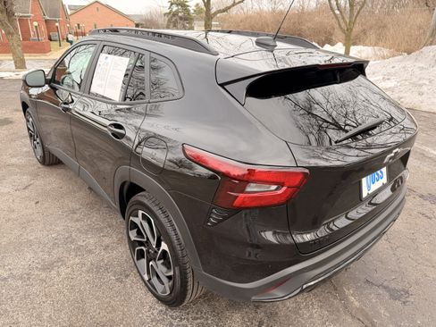 Used 2025 Chevrolet Trax RS w/ Sunroof Package image 5