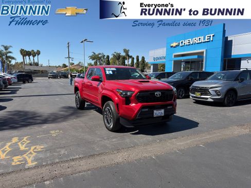 Used 2024 Toyota Tacoma TRD Sport w/ TRD Sport Upgrade Package RWD image 1