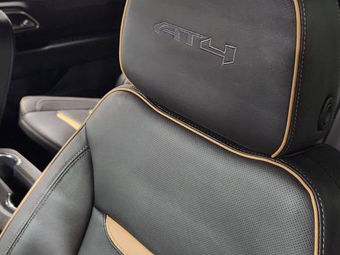 Used 2023 GMC Yukon XL AT4 image 34