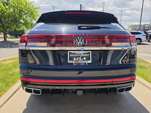 Used 2024 Volkswagen Atlas Cross Sport SEL R-Line AWD/4WD image 6