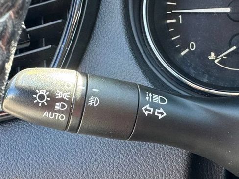 Used 2020 Nissan Rogue SL AWD/4WD image 18