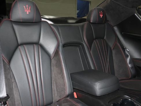 Used 2017 Maserati GranTurismo MC image 26