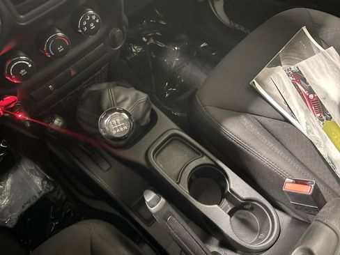 Used 2013 Jeep Wrangler Sport image 26