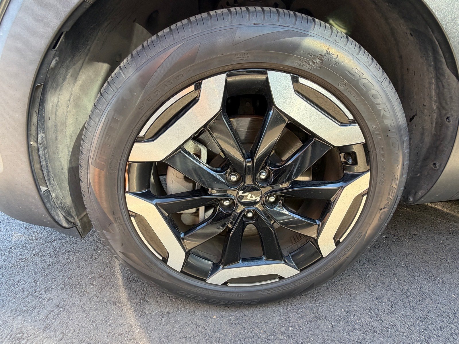 Certified 2024 Kia Telluride S w/ S Sunroof Package AWD/4WD image 7