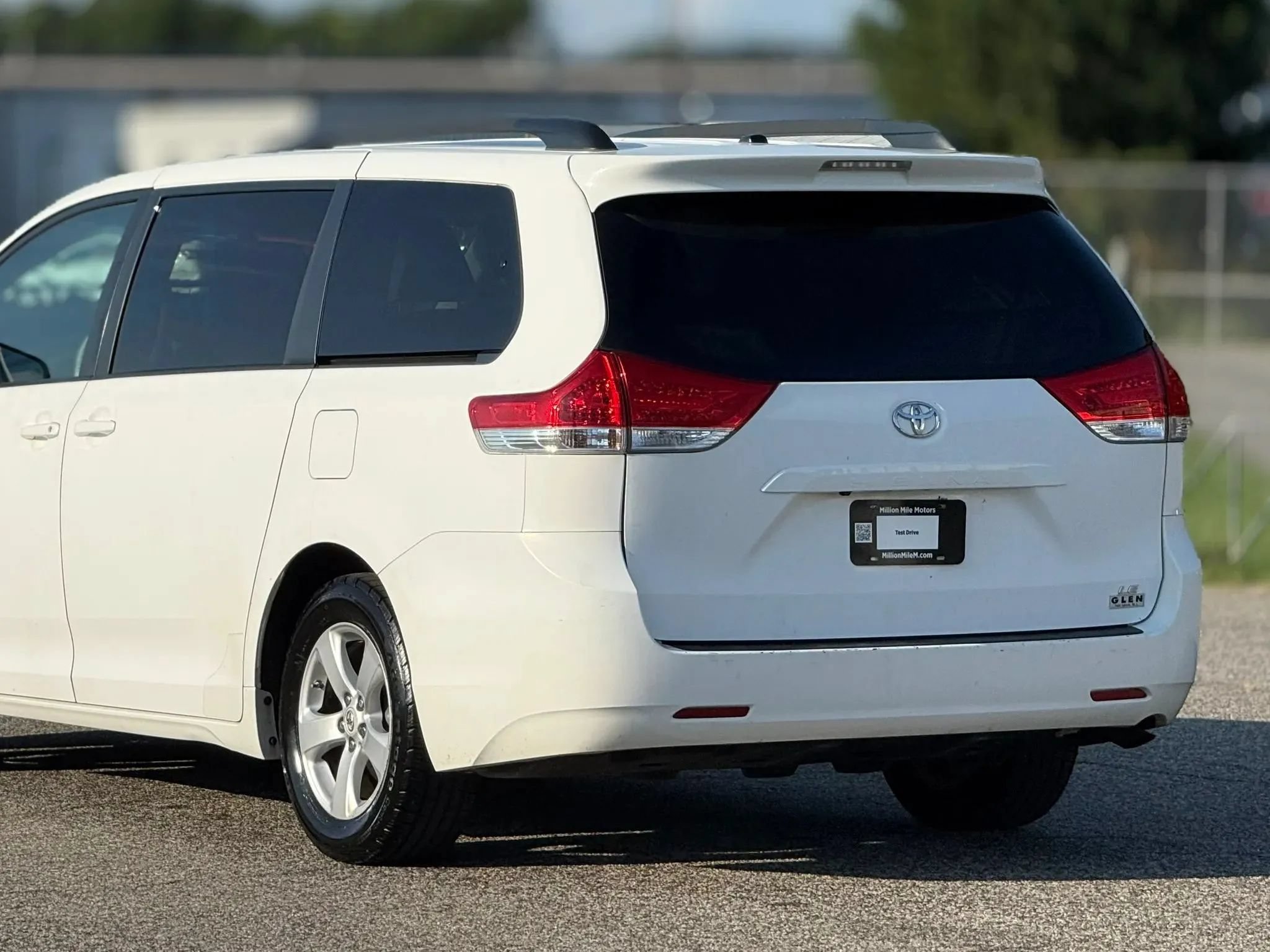 Used 2012 Toyota Sienna LE FWD image 16