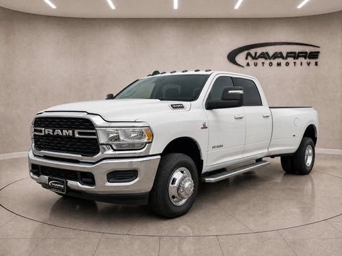 Used 2024 RAM 3500 Big Horn AWD/4WD image 3