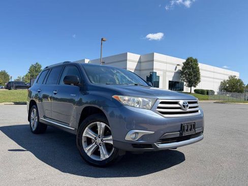 Used 2012 Toyota Highlander Limited w/ Tow Pkg AWD/4WD image 2