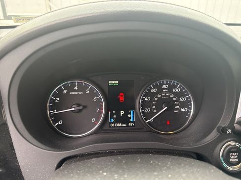 Used 2016 Mitsubishi Outlander AWD image 2