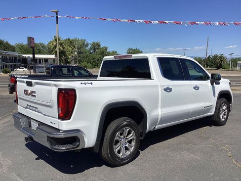 Used 2024 GMC Sierra 1500 SLT AWD/4WD image 3