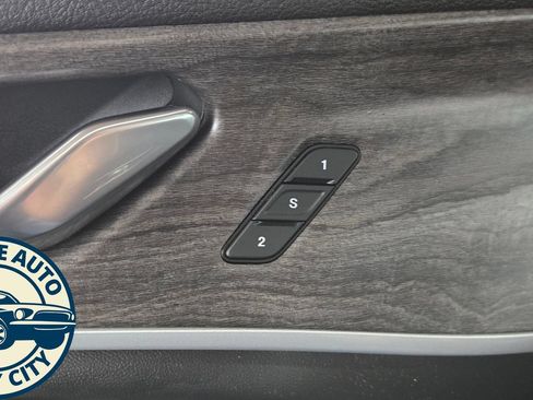 Used 2024 Jeep Grand Cherokee Limited AWD/4WD image 25