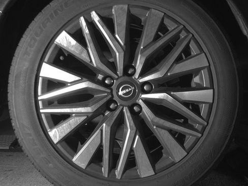 Used 2025 Nissan Altima 2.5 SV image 15