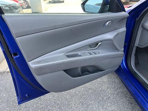 Used 2024 Hyundai Elantra SE FWD image 10