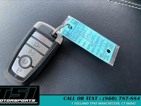 Used 2018 Ford Edge Titanium w/ Equipment Group 302A AWD/4WD image 9