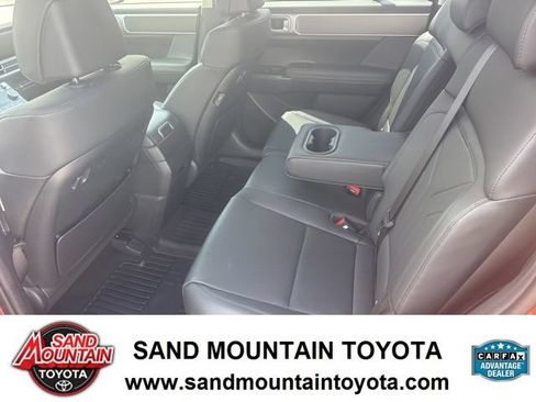 Used 2025 Hyundai Santa Fe XRT AWD/4WD image 13