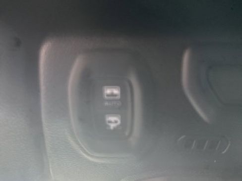 Used 2019 Jeep Wrangler Unlimited Sahara image 14