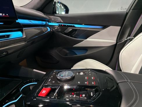 Used 2026 BMW M5 Touring image 20