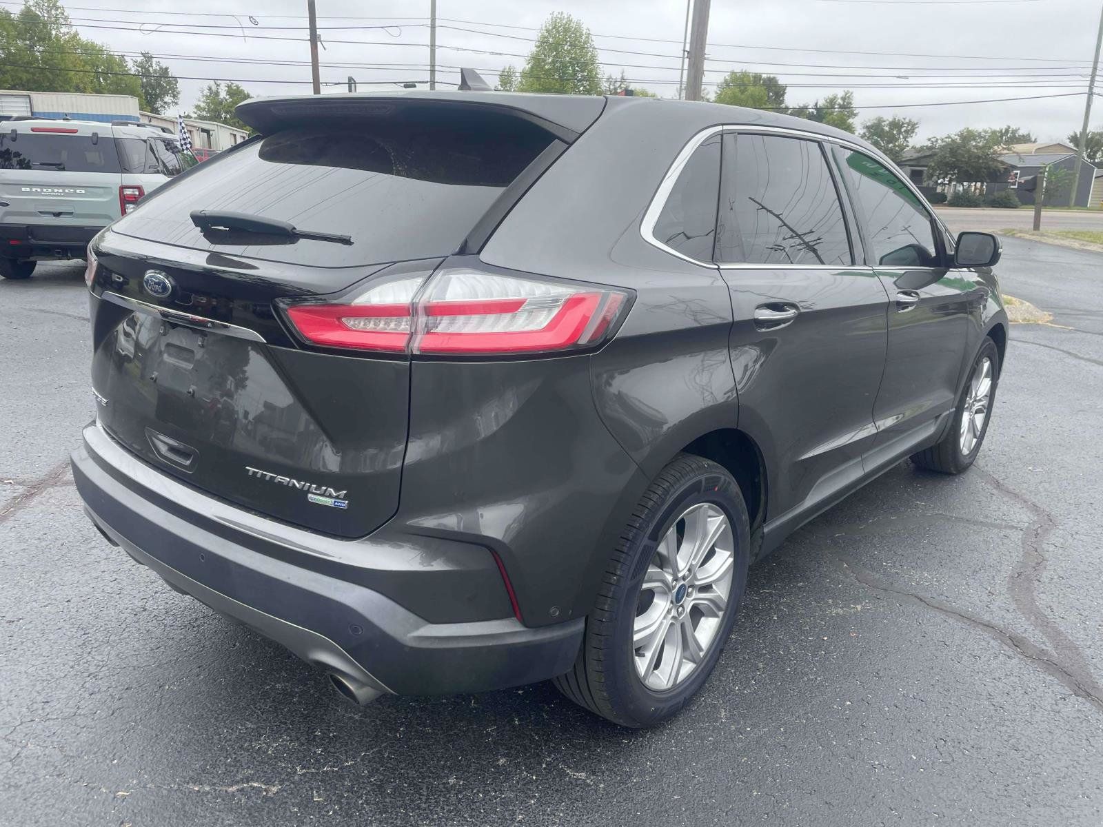 Used 2019 Ford Edge Titanium w/ Equipment Group 301A AWD/4WD image 9