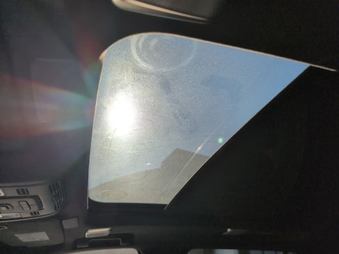 Certified 2024 Cadillac Escalade Sport Platinum image 35