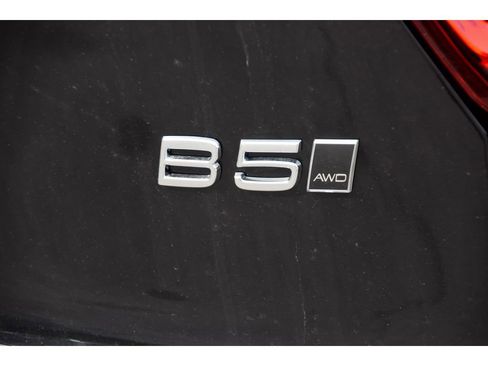 New 2026 Volvo XC40 B5 Core w/ Protection Package Premier image 28