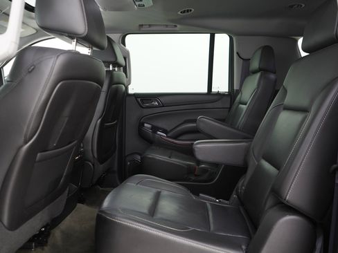 Used 2015 GMC Yukon XL SLT w/ Open Road Package AWD/4WD image 16