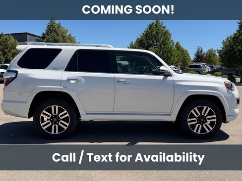 Used 2018 Toyota 4Runner Limited AWD/4WD image 3